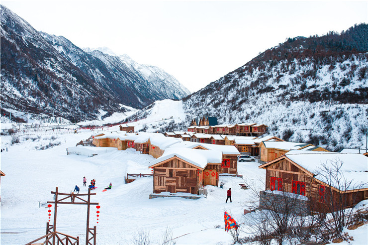 鹧鸪山滑雪.jpg